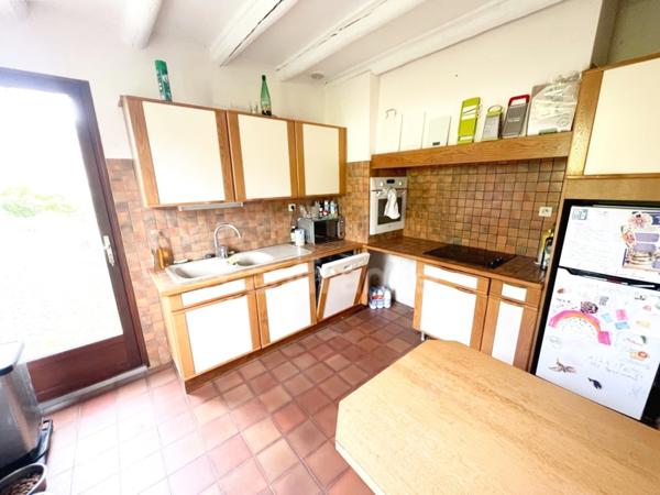 Maison individuelle 5 pièces 4 chambres 123 m² avec sous-sol complet, terrain 1300 m² et vue panoramique à REILLANNE (04)