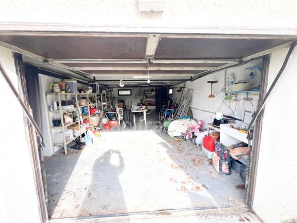 Maison individuelle 5 pièces 4 chambres 123 m² avec sous-sol complet, terrain 1300 m² et vue panoramique à REILLANNE (04)