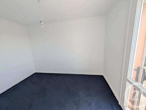 Appartement F4 à vendre  4 pièces - 65 m 2   CHATEAUROUX  - 36