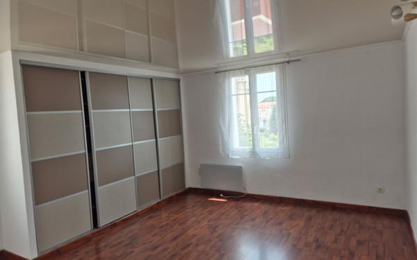 Appartement à louer    3 pièces •  Béziers