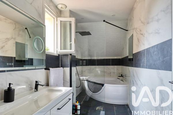 Maison à vendre 6 pièces 114 m² Saint-Brice-sous-Forêt