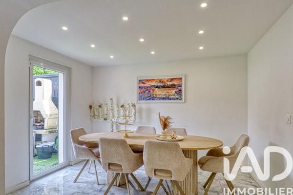 Maison à vendre 6 pièces 114 m² Saint-Brice-sous-Forêt