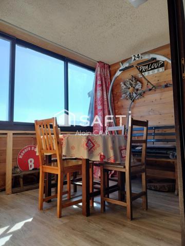 Studio de 31m² avec casier à ski, local partagé, placard privatif sur palier et parking