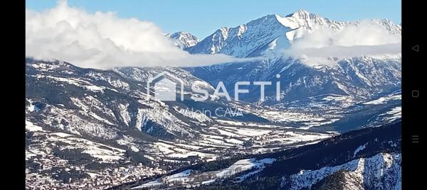 Studio de 31m² avec casier à ski, local partagé, placard privatif sur palier et parking