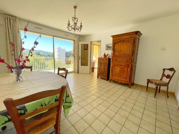 Appartement 5 pièce(s) 3 chambre(s) 94 m²