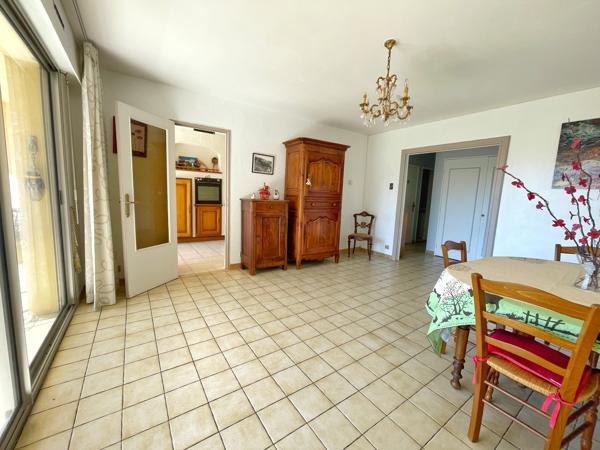 Appartement 5 pièce(s) 3 chambre(s) 94 m²