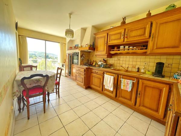 Appartement 5 pièce(s) 3 chambre(s) 94 m²