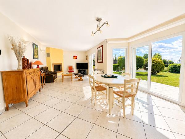Plouhinec – Vue Mer & Lumineuse Contemporaine Avec Double Garage & Dépendance