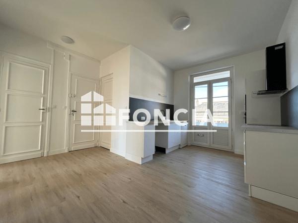 Location Appartement 2 pièces 50.4 m² - 5 BOULEVARD ARISTIDE BRIAND Chatellerault 86100