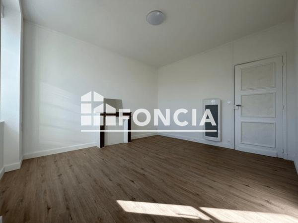 Location Appartement 2 pièces 50.4 m² - 5 BOULEVARD ARISTIDE BRIAND Chatellerault 86100
