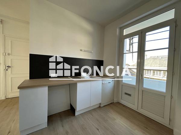 Location Appartement 2 pièces 50.4 m² - 5 BOULEVARD ARISTIDE BRIAND Chatellerault 86100