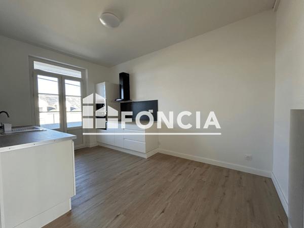 Location Appartement 2 pièces 50.4 m² - 5 BOULEVARD ARISTIDE BRIAND Chatellerault 86100