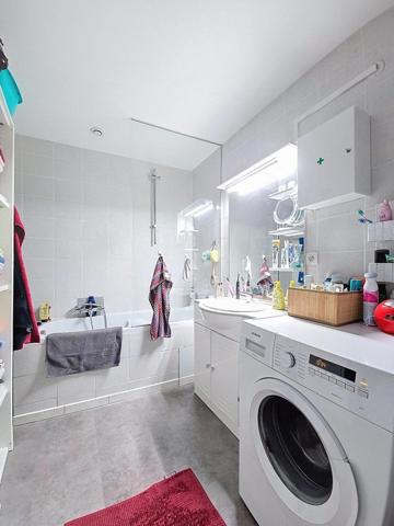 APPARTEMENT 4 pièces 93M2