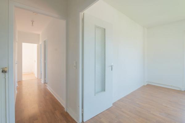 Appartement T4, 3 chambres avec garage et jardin