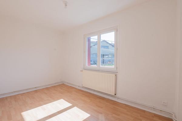Appartement T4, 3 chambres avec garage et jardin