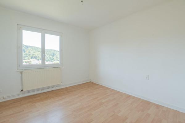 Appartement T4, 3 chambres avec garage et jardin