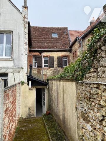 MOULINS LA MARCHE - Maison de ville