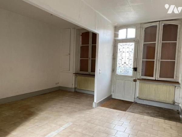 MOULINS LA MARCHE - Maison de ville