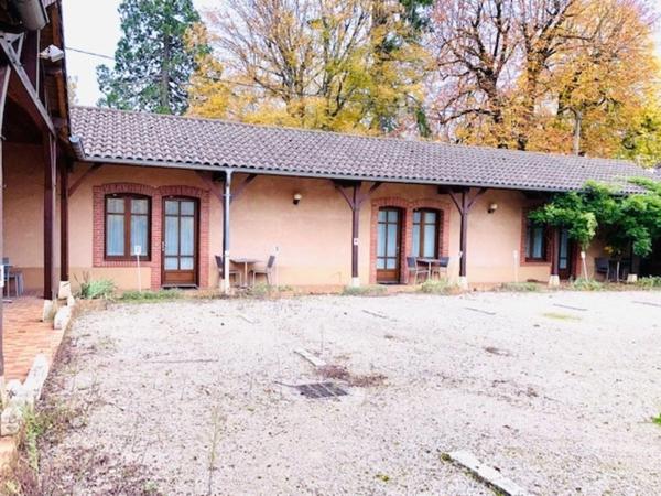 A 7 kms de l'accès autoroute -  HÔTEL-RESTAURANT EMBLÉMATIQUE À LOUER – EMPLACEMENT N°1 À CUISERY (71)