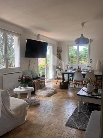 Secteur recherché - Maison individuelle à vendre avec beau jardin arboré, 3 chambres, 115 m²