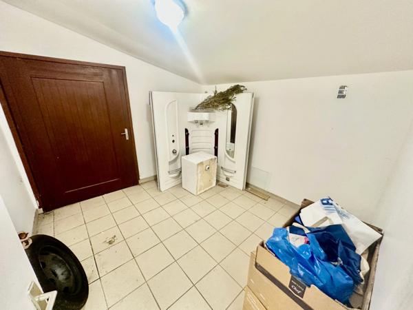 EXCLUSIVITÉ - Local commercial / bureau à vendre CHATEAUNEUF DU FAOU (29)