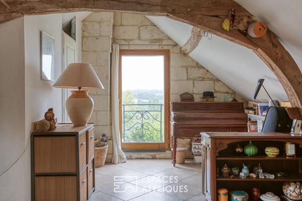 Maison de charme avec dépendances et terrain arboré