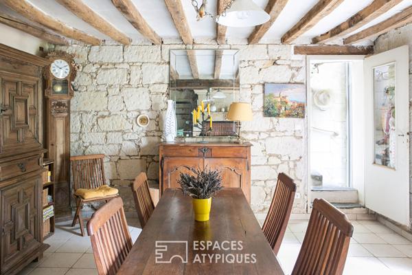 Maison de charme avec dépendances et terrain arboré