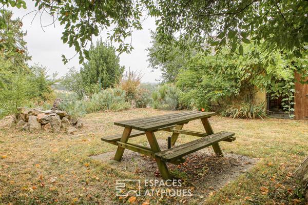 Maison de charme avec dépendances et terrain arboré