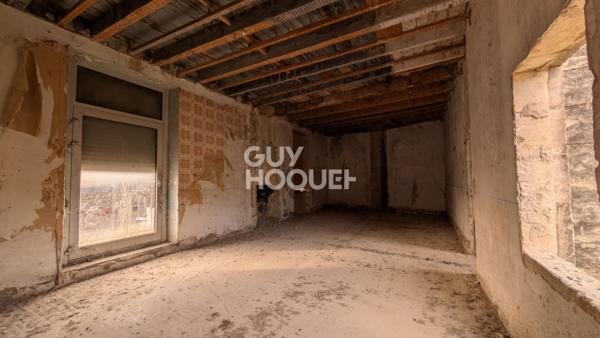 terrain constructible de 922 m2 + bâtiment 160 m²