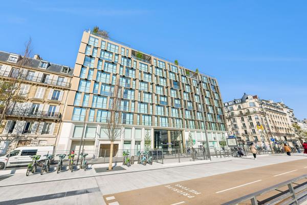 Bureaux à louer à Neuilly-sur-Seine rooftop vue panoramique sur Paris