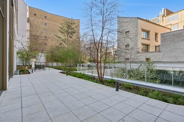 Bureaux à louer à Neuilly-sur-Seine rooftop vue panoramique sur Paris