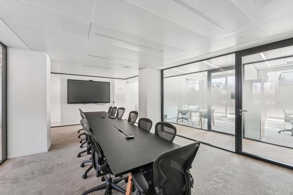Bureaux à louer à Neuilly-sur-Seine rooftop vue panoramique sur Paris