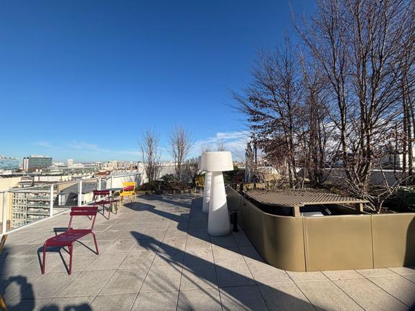 Bureaux à louer à Neuilly-sur-Seine rooftop vue panoramique sur Paris