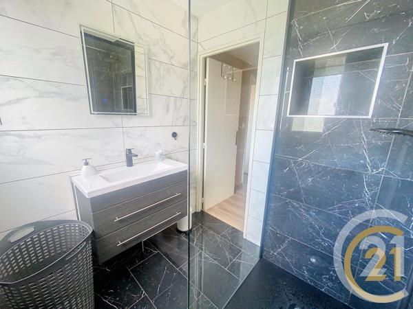 Appartement F3 à vendre  3 pièces - 54,20 m 2   VIEUX CHARMONT  - 25