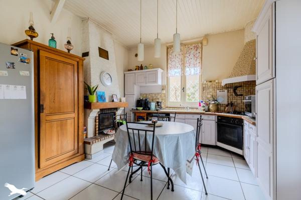 Maison à vendre 159 000 € Saint-Seurin-sur-l'Isle 3 p 111 m² DPE E