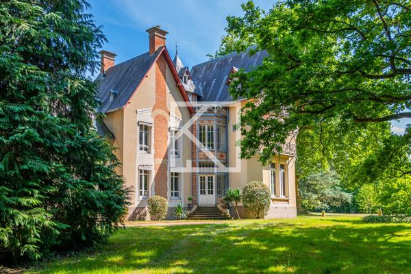 DEMEURE DE CHARME AVEC DEPENDANCES