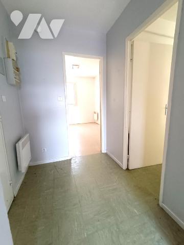 Vente Appartement T3 à rénover + sa cave à SEYNE