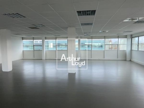 BUREAUX A LOUER - LABEGE - PARKING