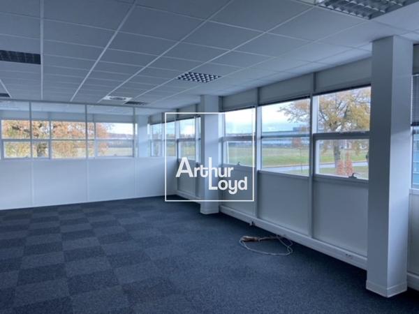BUREAUX A LOUER - LABEGE - PARKING