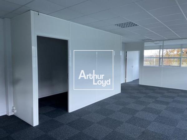 BUREAUX A LOUER - LABEGE - PARKING
