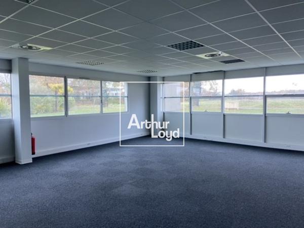 BUREAUX A LOUER - LABEGE - PARKING