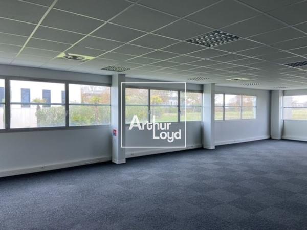 BUREAUX A LOUER - LABEGE - PARKING