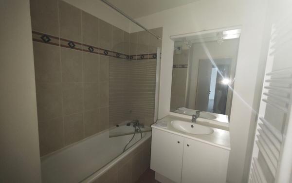 Appartement à louer    2 pièces •  Épône