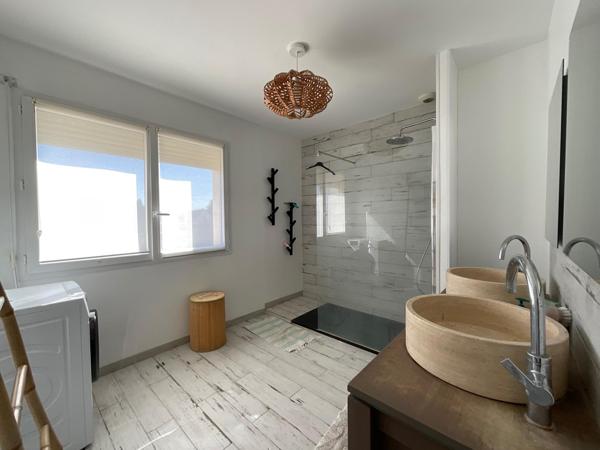 Maison de 2017 avec 5 chambres et T2 attenant