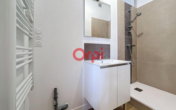 Appartement à vendre    2 pièces • 43,48 m2 Pierre-Bénite
