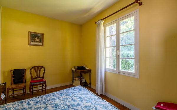 Maison à vendre    5 pièces •  Arcachon