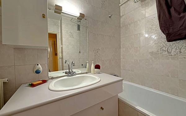 Appartement à vendre    4 pièces • 93,95 m2 Marseille 8