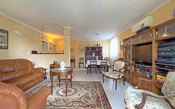 Appartement à vendre    4 pièces • 93,95 m2 Marseille 8