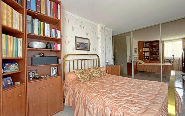 Appartement à vendre    4 pièces • 93,95 m2 Marseille 8