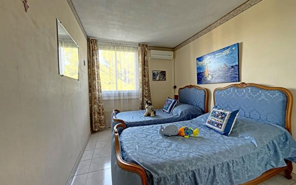 Appartement à vendre    4 pièces • 93,95 m2 Marseille 8